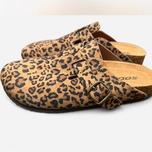 NWOT Women’s Leopard Boston-style mule clogs Size 7.5